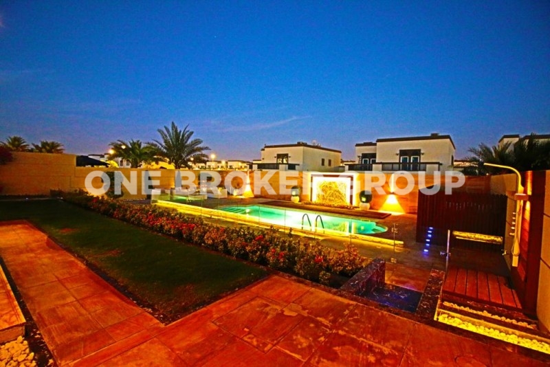Fully Furnished 5BR ,Private Pool,Upgraded Villa-pic_1